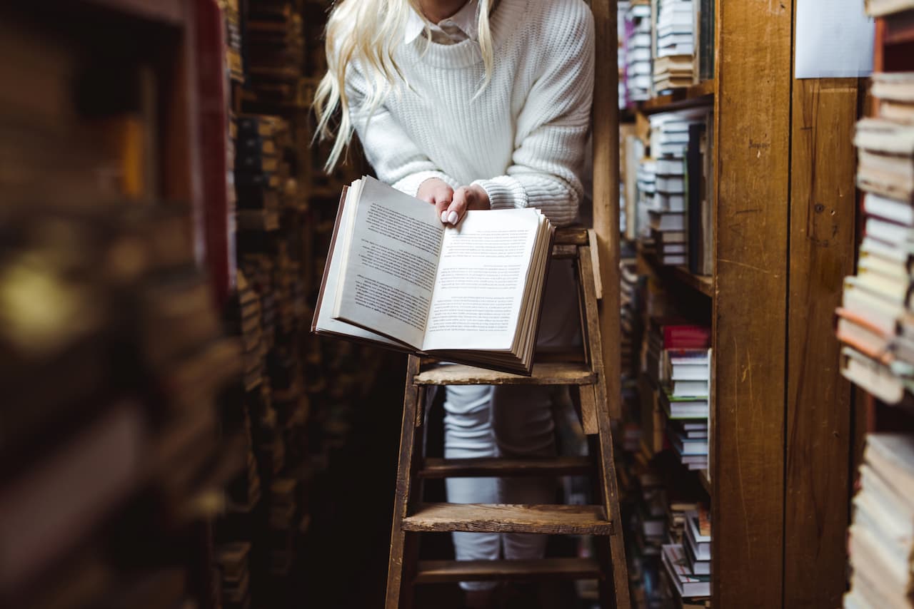 How To Write A Great Book Review Birdsthumb